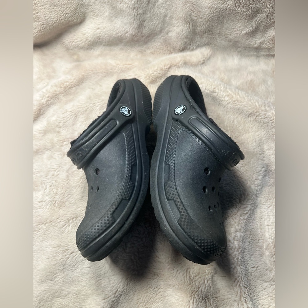 Crocs black fleece lined Womens Size 8 - Picture 2 of 5
